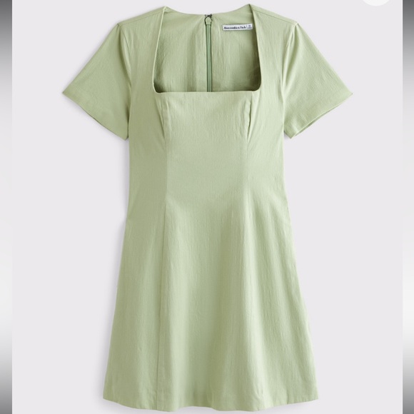 Abercrombie & Fitch Dresses & Skirts - Abercrombie Short-Sleeve Stretch Mini Dress in Light Green Size Medium
